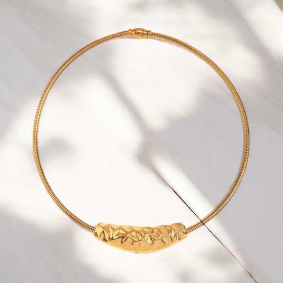 NWOT Elegant stainless steel 18 K gold, plated choker necklace - Picture 12 of 14